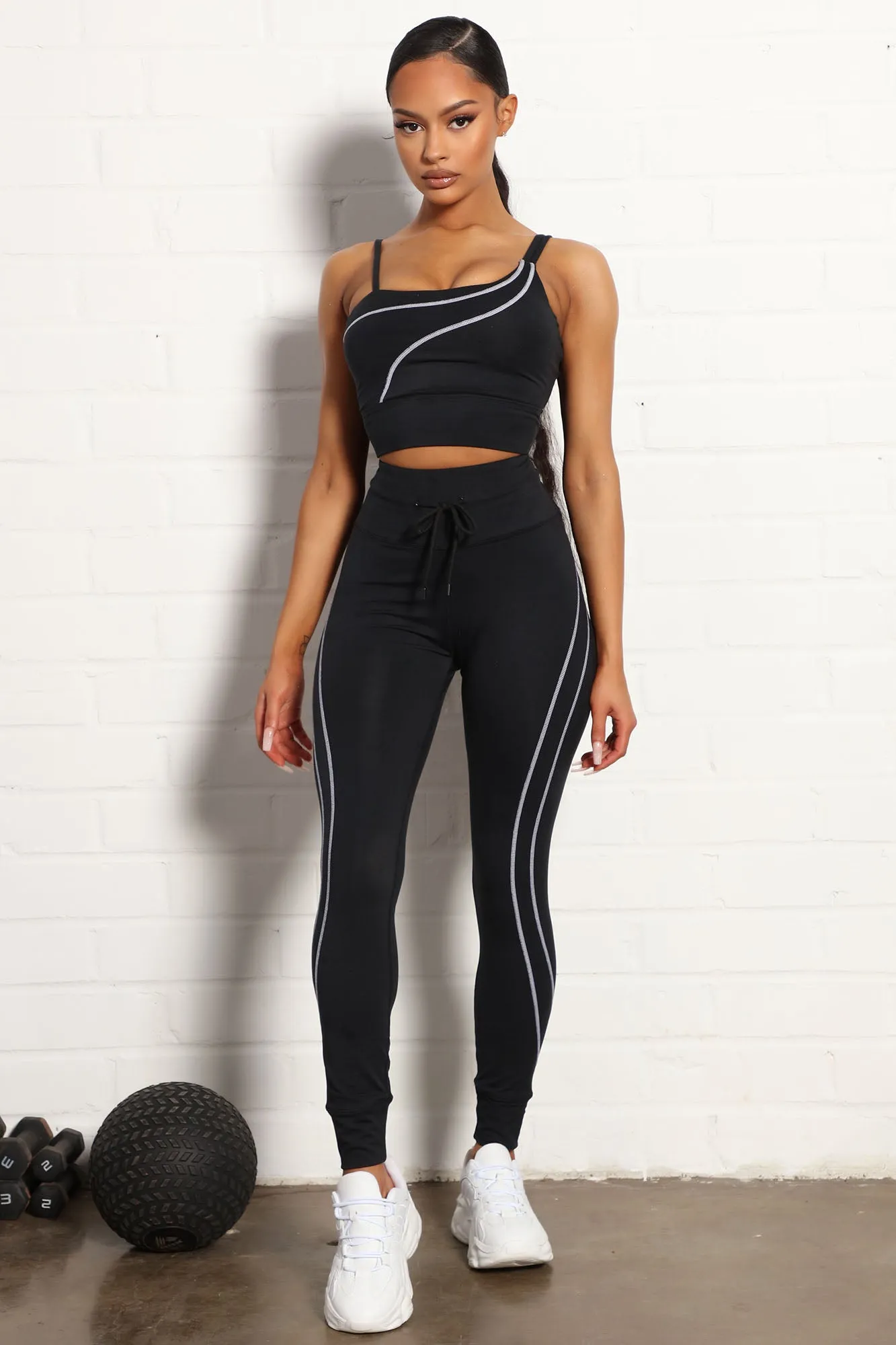 All You Got Active Contrast Stitch Super Soft Sports Bra - Black
