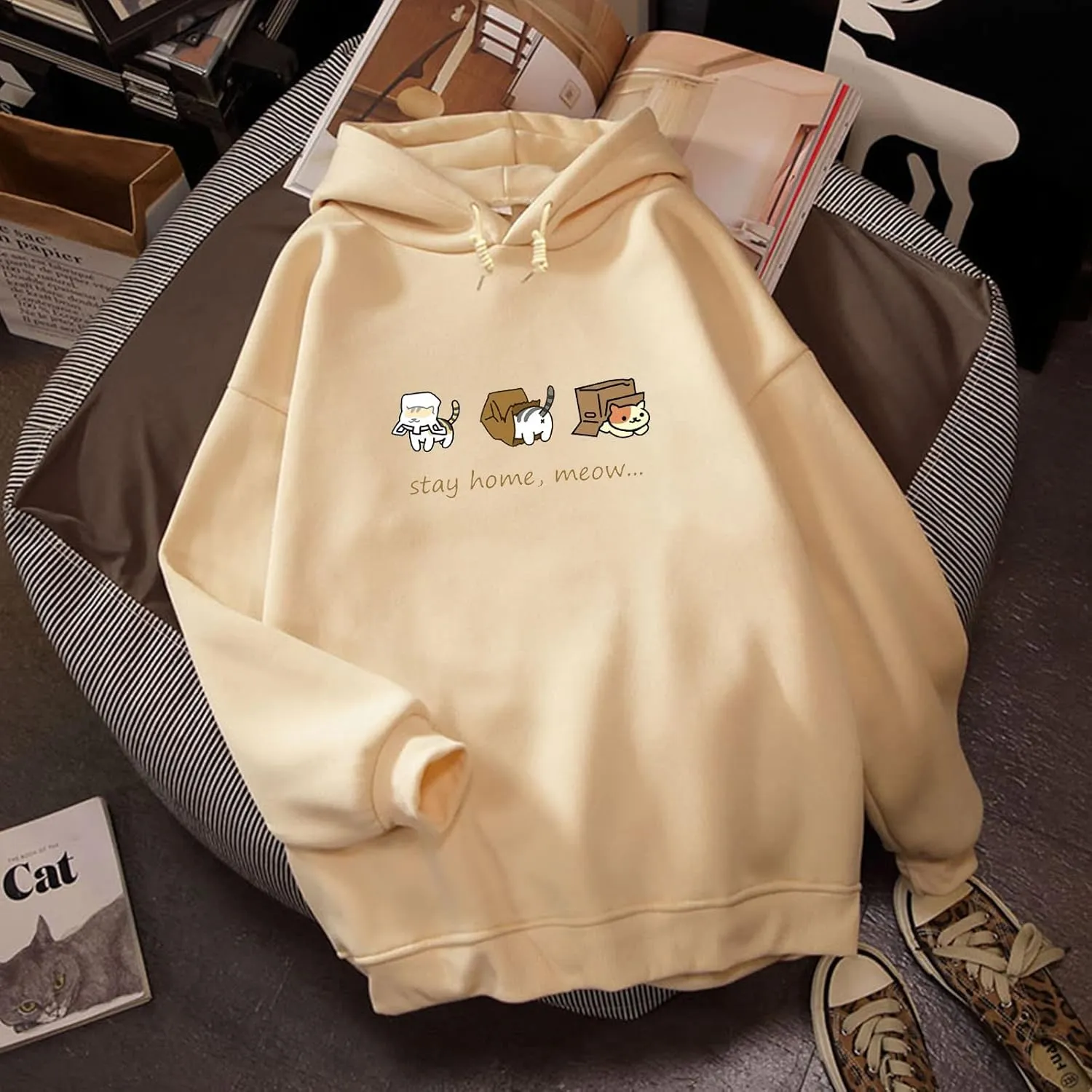 Bobeutou Women Cute Cat Print Oversized Hoodies for Teen Girls Aesthetic Kawaii Cartoon Graphic Fleece Sweatshirt for Women