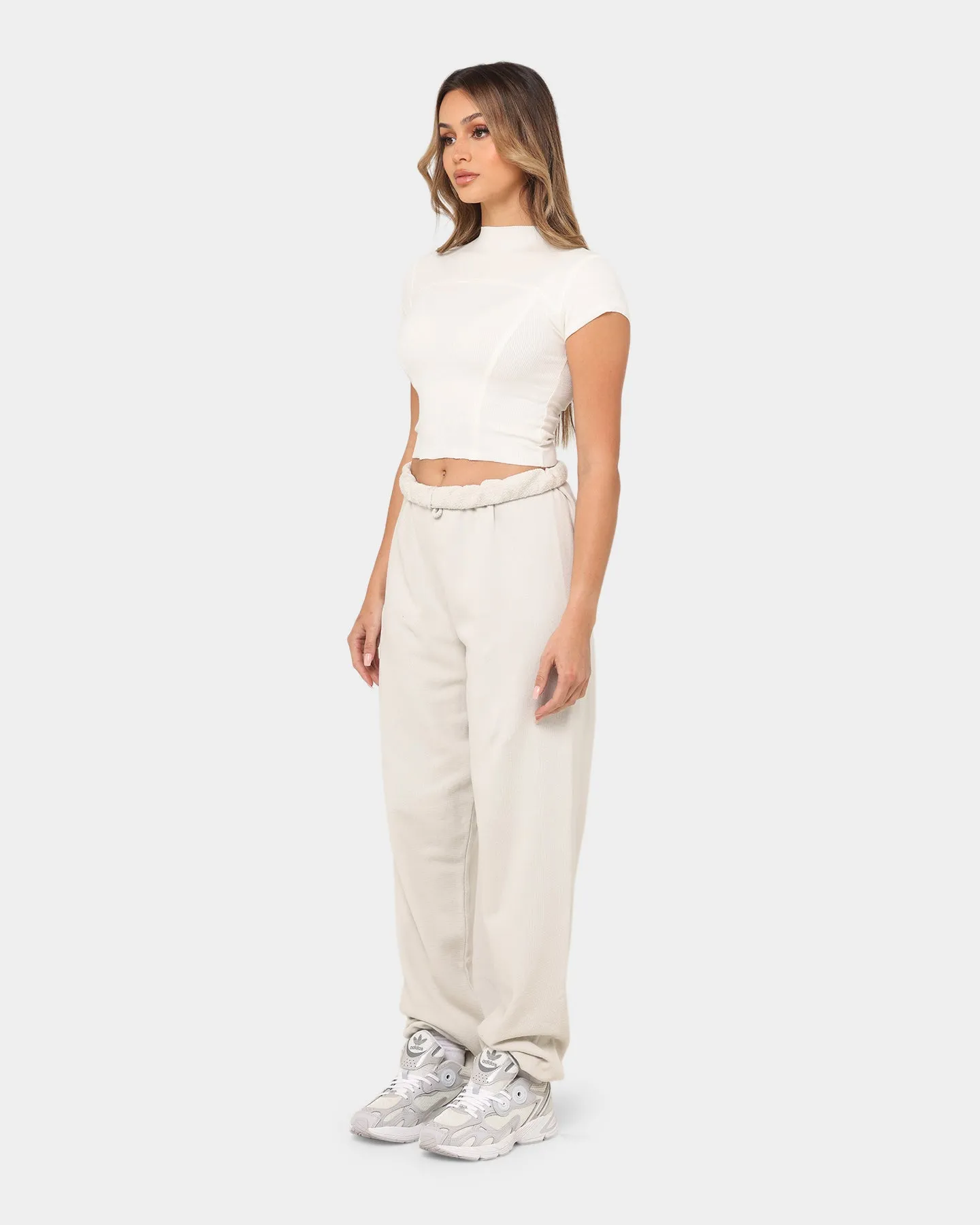 Joah Brown Women's Contrast Stitch Crop T-Shirt Bone
