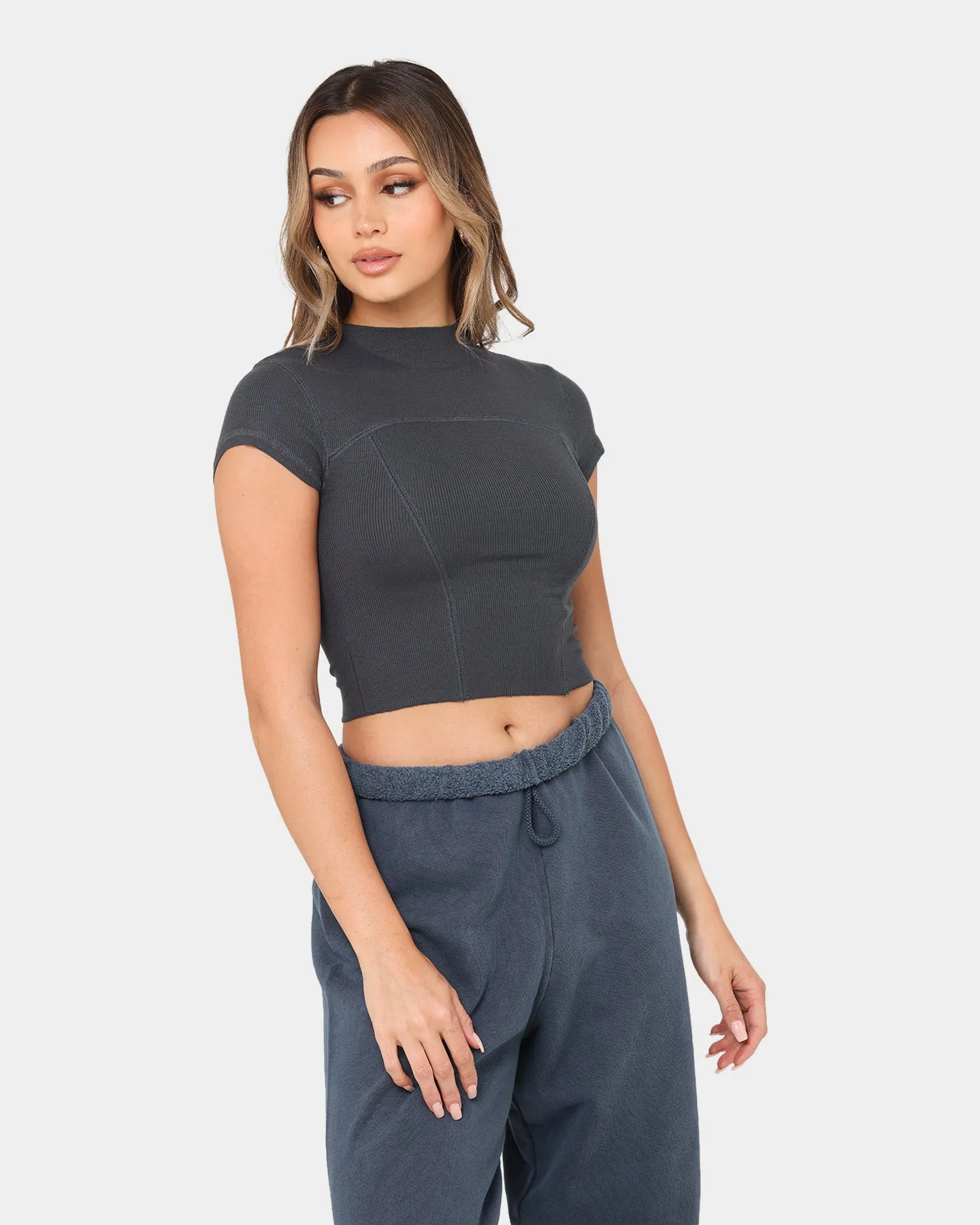 Joah Brown Women's Contrast Stitch Crop T-Shirt Vintage Navy